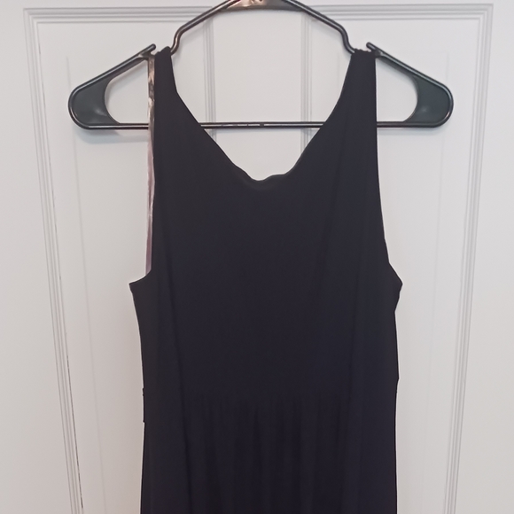 Elegant Black Maxi Dress 👗 💅 - Picture 3 of 9